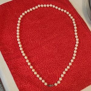 Elegant Pearl Necklace